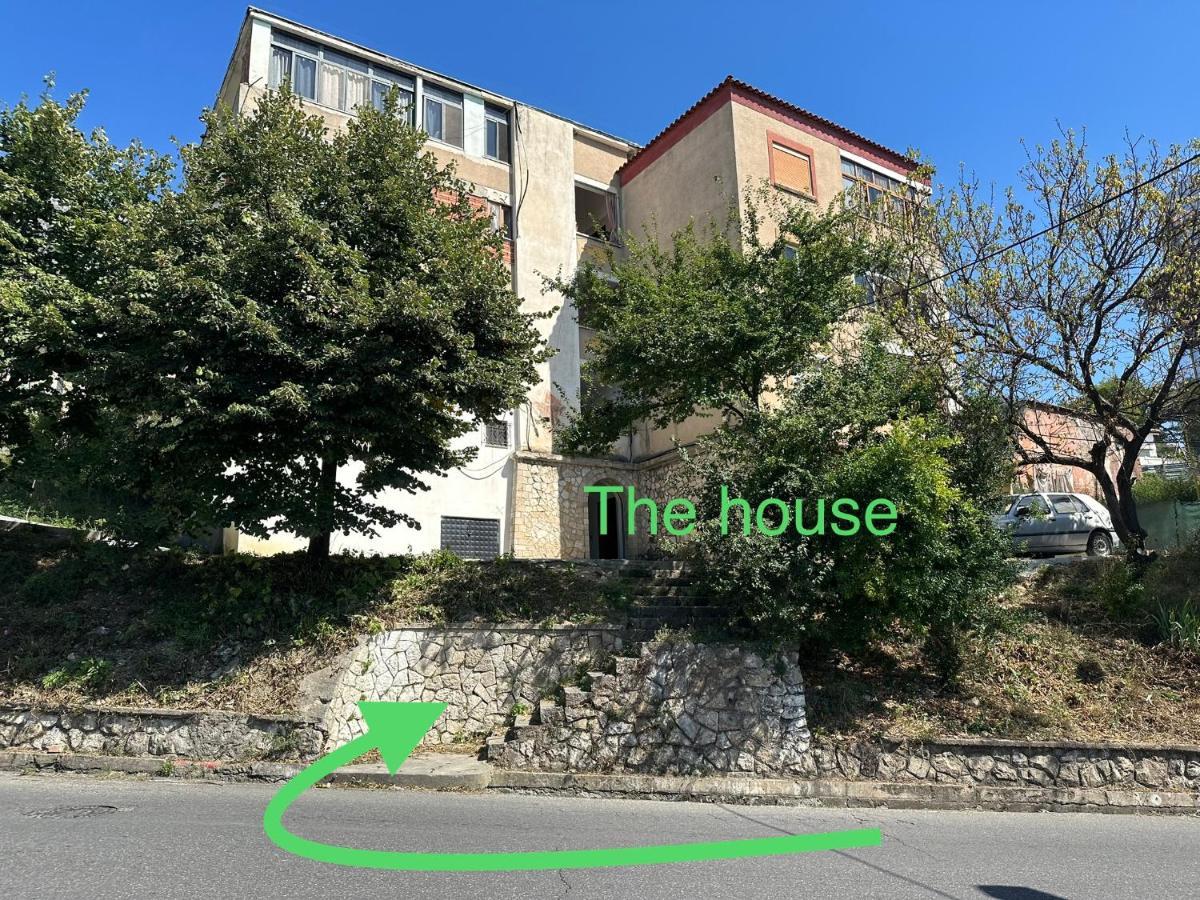 מלון Krujë Hoxha House מראה חיצוני תמונה